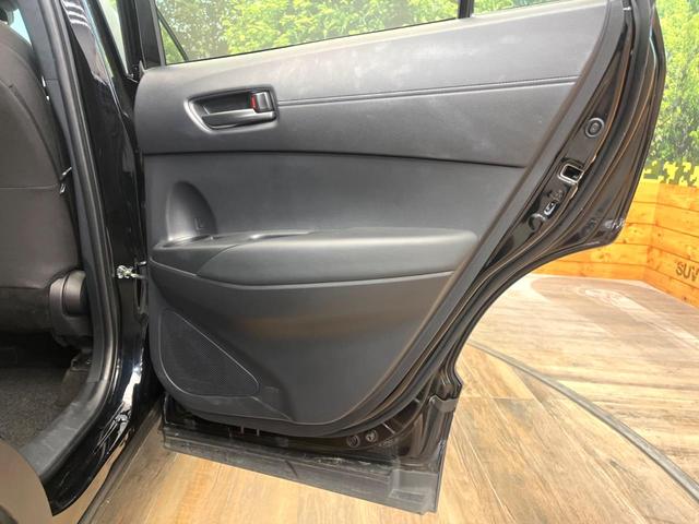 カローラクロス ハイブリッド　Ｇ　禁煙車　メーカー純正８インチナビ　バックカメラ　プリクラッシュセーフティ　レーダークルーズ　オートマチックハイビーム　横滑り防止装置　ＬＥＤヘッド　ＥＴＣ　スマートキー　純正１７インチアルミ（58枚目）
