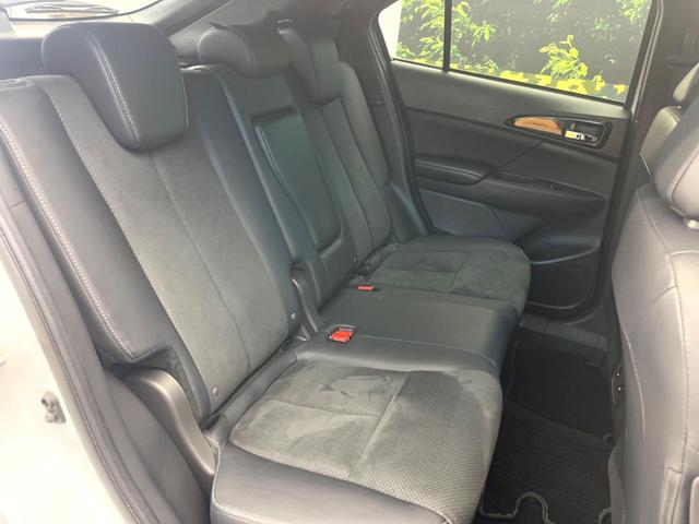 エクリプスクロスＰＨＥＶ Ｐ　４ＷＤ　全周囲カメラ　衝突被害軽減システム　レーダークルーズ　禁煙車　電動リアゲート　ハーフレザーシート　パワーシート　ドラレコ　コーナーセンサー　スマートキー　ＬＥＤヘッド　ＥＴＣ（9枚目）