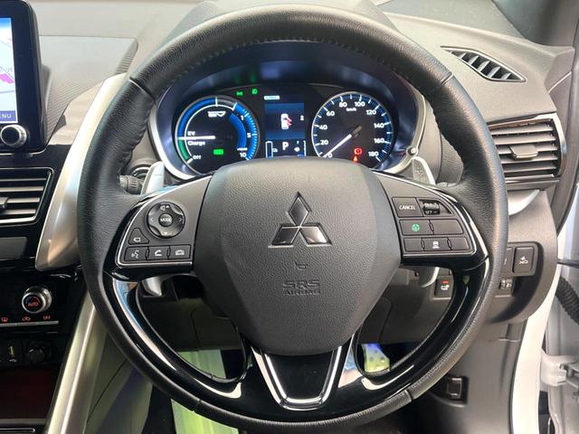 エクリプスクロスＰＨＥＶ Ｐ　４ＷＤ　全周囲カメラ　衝突被害軽減システム　レーダークルーズ　禁煙車　電動リアゲート　ハーフレザーシート　パワーシート　ドラレコ　コーナーセンサー　スマートキー　ＬＥＤヘッド　ＥＴＣ（11枚目）