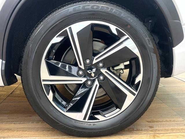 エクリプスクロスＰＨＥＶ Ｐ　４ＷＤ　全周囲カメラ　衝突被害軽減システム　レーダークルーズ　禁煙車　電動リアゲート　ハーフレザーシート　パワーシート　ドラレコ　コーナーセンサー　スマートキー　ＬＥＤヘッド　ＥＴＣ（27枚目）