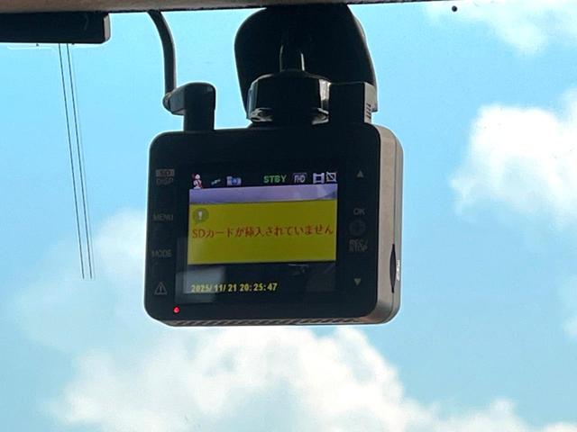 ＦＪクルーザー カラーパッケージ　４ＷＤ　バックカメラ　禁煙車　ドラレコ　コーナーセンサー　ＥＴＣ　純正１７インチアルミ　オートエアコン　フルセグ　ＨＩＤフォグ（5枚目）