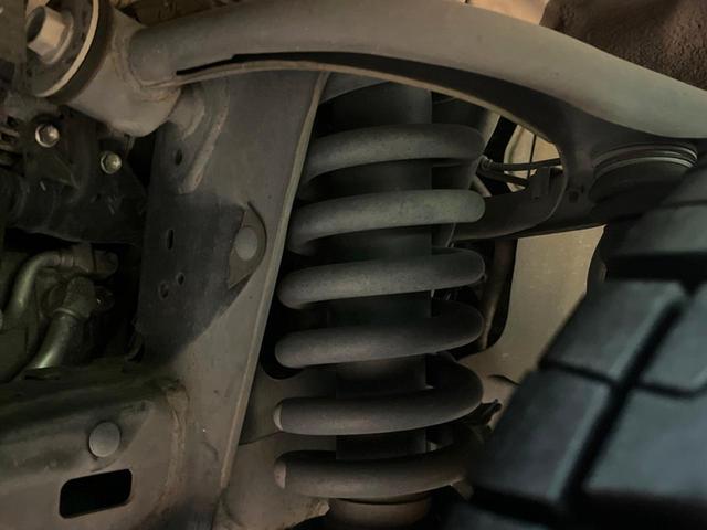 ＦＪクルーザー カラーパッケージ　４ＷＤ　バックカメラ　禁煙車　ドラレコ　コーナーセンサー　ＥＴＣ　純正１７インチアルミ　オートエアコン　フルセグ　ＨＩＤフォグ（18枚目）