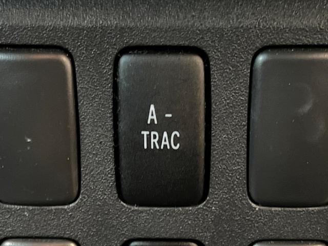 ＦＪクルーザー カラーパッケージ　４ＷＤ　バックカメラ　禁煙車　ドラレコ　コーナーセンサー　ＥＴＣ　純正１７インチアルミ　オートエアコン　フルセグ　ＨＩＤフォグ（27枚目）