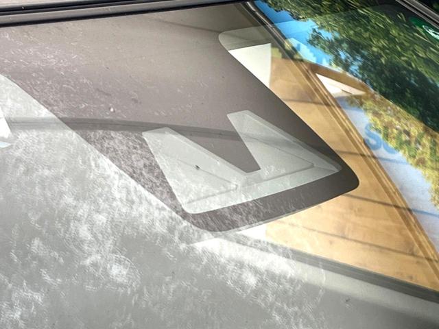 ロッキー Ｌ　禁煙車　９インチディスプレイオーディオ　バックカメラ　スマートアシスト　オートマチックハイビーム　横滑り防止装置　車線逸脱防止支援システム　ＬＥＤヘッド　ＥＴＣ　スマートキー（5枚目）