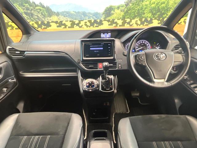 エスクァイア Gi プレミアムパッケージ ブラックテーラード 両側電動ドア 後席モニター バックカメラ 衝突被害軽減システム 禁煙車 ハーフレザーシート ドラレコ コーナーセンサー スマートキー LEDヘッド ビルトインETC クルコン 純正15インチアルミ(2枚目)