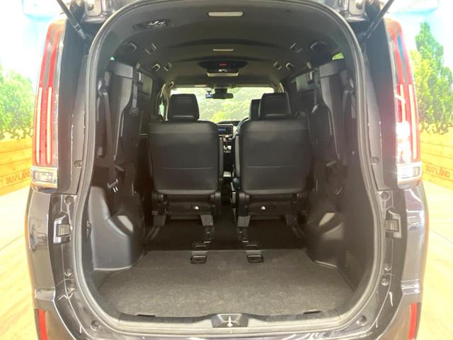 エスクァイア Gi プレミアムパッケージ ブラックテーラード 両側電動ドア 後席モニター バックカメラ 衝突被害軽減システム 禁煙車 ハーフレザーシート ドラレコ コーナーセンサー スマートキー LEDヘッド ビルトインETC クルコン 純正15インチアルミ(10枚目)