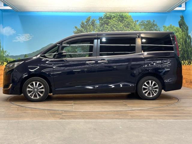 エスクァイア Gi プレミアムパッケージ ブラックテーラード 両側電動ドア 後席モニター バックカメラ 衝突被害軽減システム 禁煙車 ハーフレザーシート ドラレコ コーナーセンサー スマートキー LEDヘッド ビルトインETC クルコン 純正15インチアルミ(25枚目)