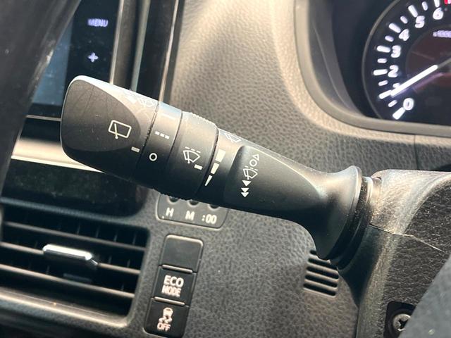 エスクァイア Gi プレミアムパッケージ ブラックテーラード 両側電動ドア 後席モニター バックカメラ 衝突被害軽減システム 禁煙車 ハーフレザーシート ドラレコ コーナーセンサー スマートキー LEDヘッド ビルトインETC クルコン 純正15インチアルミ(46枚目)