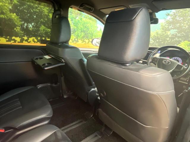 エスクァイア Gi プレミアムパッケージ ブラックテーラード 両側電動ドア 後席モニター バックカメラ 衝突被害軽減システム 禁煙車 ハーフレザーシート ドラレコ コーナーセンサー スマートキー LEDヘッド ビルトインETC クルコン 純正15インチアルミ(50枚目)