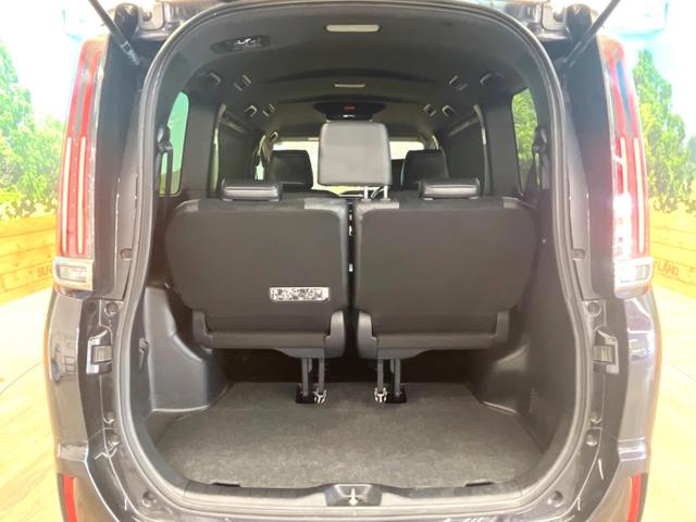 エスクァイア Gi プレミアムパッケージ ブラックテーラード 両側電動ドア 後席モニター バックカメラ 衝突被害軽減システム 禁煙車 ハーフレザーシート ドラレコ コーナーセンサー スマートキー LEDヘッド ビルトインETC クルコン 純正15インチアルミ(51枚目)