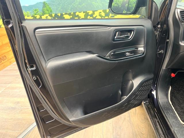 エスクァイア Gi プレミアムパッケージ ブラックテーラード 両側電動ドア 後席モニター バックカメラ 衝突被害軽減システム 禁煙車 ハーフレザーシート ドラレコ コーナーセンサー スマートキー LEDヘッド ビルトインETC クルコン 純正15インチアルミ(53枚目)