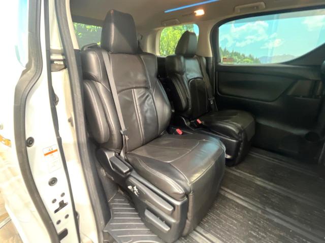 ヴェルファイアハイブリッド Ｚ　４ＷＤ　禁煙車　１１インチＢＩＧＸ　バックカメラ　後席モニター　両側電動スライドドア　７人乗り　セーフティセンス　純正１７インチアルミ　ＬＥＤヘッド＆フォグ　ＥＴＣ　レーダークルーズ　スマートキー（9枚目）