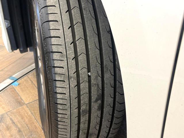 ヴェルファイアハイブリッド Ｚ　４ＷＤ　禁煙車　１１インチＢＩＧＸ　バックカメラ　後席モニター　両側電動スライドドア　７人乗り　セーフティセンス　純正１７インチアルミ　ＬＥＤヘッド＆フォグ　ＥＴＣ　レーダークルーズ　スマートキー（30枚目）