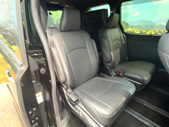 ヴォクシー ハイブリッドＺＳ　煌ＩＩＩ　禁煙車　９インチＳＤナビ　バックカメラ　両側電動スライドドア　後席モニター　トヨタセーフティセンス　クルコン　ＬＥＤヘッドライト　純正１６インチアルミ　シートヒーター　ＥＴＣ　ダブルエアコン（9枚目）