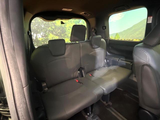 ヴォクシー ハイブリッドＺＳ　煌ＩＩＩ　禁煙車　９インチＳＤナビ　バックカメラ　両側電動スライドドア　後席モニター　トヨタセーフティセンス　クルコン　ＬＥＤヘッドライト　純正１６インチアルミ　シートヒーター　ＥＴＣ　ダブルエアコン（10枚目）