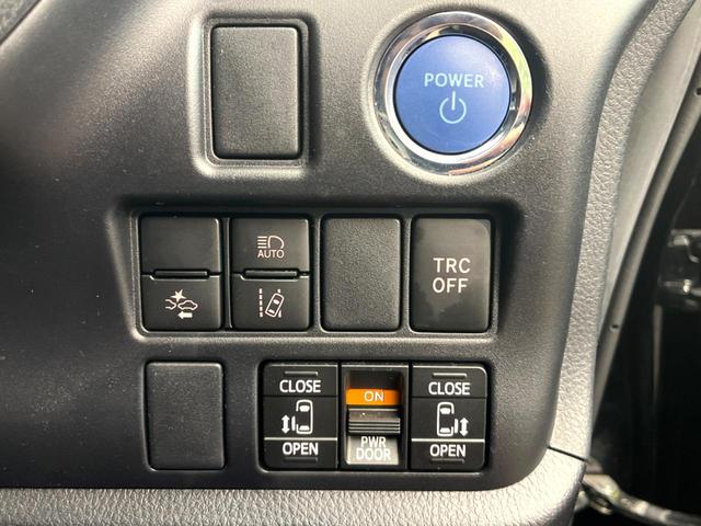 ヴォクシー ハイブリッドＺＳ　煌ＩＩＩ　禁煙車　９インチＳＤナビ　バックカメラ　両側電動スライドドア　後席モニター　トヨタセーフティセンス　クルコン　ＬＥＤヘッドライト　純正１６インチアルミ　シートヒーター　ＥＴＣ　ダブルエアコン（42枚目）