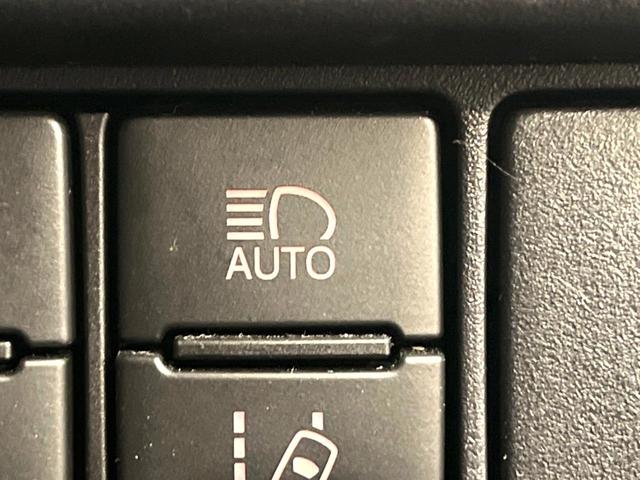 ヴォクシー ハイブリッドＺＳ　煌ＩＩＩ　禁煙車　９インチＳＤナビ　バックカメラ　両側電動スライドドア　後席モニター　トヨタセーフティセンス　クルコン　ＬＥＤヘッドライト　純正１６インチアルミ　シートヒーター　ＥＴＣ　ダブルエアコン（44枚目）