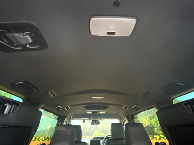 ヴォクシー ハイブリッドＺＳ　煌ＩＩＩ　禁煙車　９インチＳＤナビ　バックカメラ　両側電動スライドドア　後席モニター　トヨタセーフティセンス　クルコン　ＬＥＤヘッドライト　純正１６インチアルミ　シートヒーター　ＥＴＣ　ダブルエアコン（48枚目）