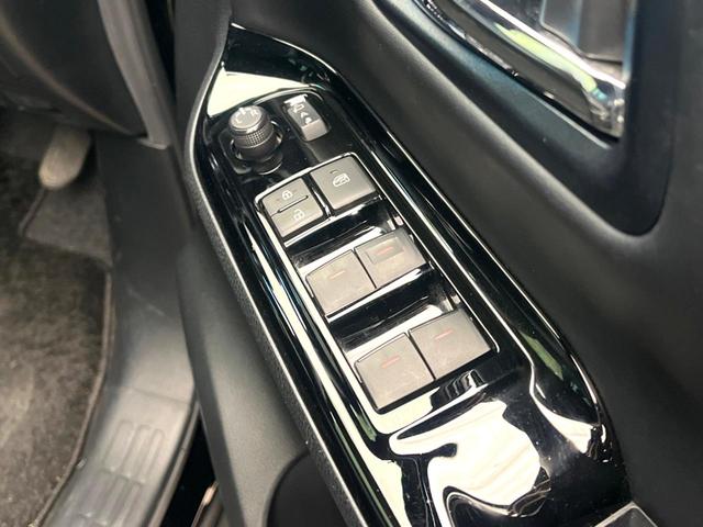 ヴォクシー ハイブリッドＺＳ　煌ＩＩＩ　禁煙車　９インチＳＤナビ　バックカメラ　両側電動スライドドア　後席モニター　トヨタセーフティセンス　クルコン　ＬＥＤヘッドライト　純正１６インチアルミ　シートヒーター　ＥＴＣ　ダブルエアコン（53枚目）