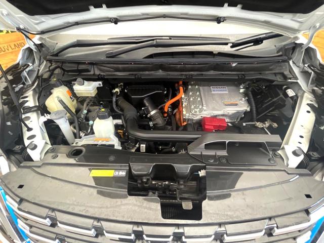 セレナ ｅ－パワー　ハイウェイスターＶ　禁煙車　純正ナビ　全周囲カメラ　両側電動スライドドア　後席モニター　インテリジェントエマージェンシーブレーキ　レーダークルーズ　ＬＥＤヘッド　ＥＴＣ　ドラレコ　スマートキー　純正１６インチアルミ（18枚目）