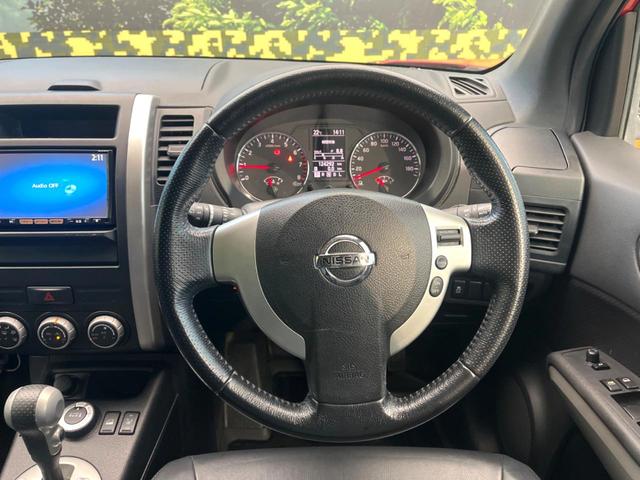 エクストレイル ２０Ｘｔｔ　禁煙車　純正ナビ　４ＷＤ　バックカメラ　クルーズコントロール　ルーフレール　スマートキー　オートライト　オートエアコン　リラックスヘッドレスト　横滑り防止装置　　寒冷地仕様　純正１８インチアルミ（11枚目）