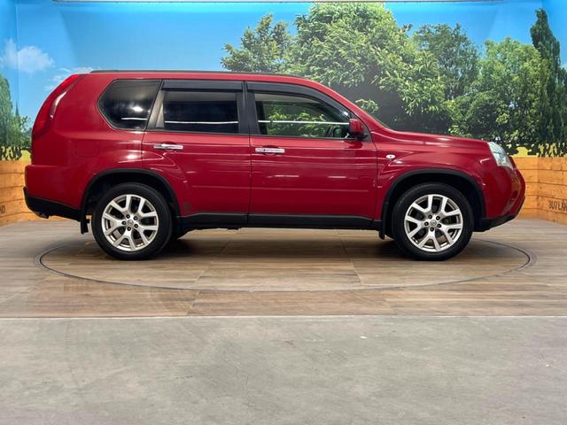 エクストレイル ２０Ｘｔｔ　禁煙車　純正ナビ　４ＷＤ　バックカメラ　クルーズコントロール　ルーフレール　スマートキー　オートライト　オートエアコン　リラックスヘッドレスト　横滑り防止装置　　寒冷地仕様　純正１８インチアルミ（25枚目）