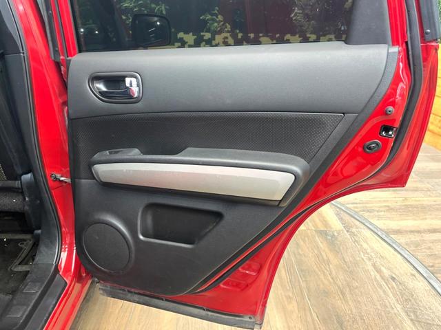 エクストレイル ２０Ｘｔｔ　禁煙車　純正ナビ　４ＷＤ　バックカメラ　クルーズコントロール　ルーフレール　スマートキー　オートライト　オートエアコン　リラックスヘッドレスト　横滑り防止装置　　寒冷地仕様　純正１８インチアルミ（28枚目）