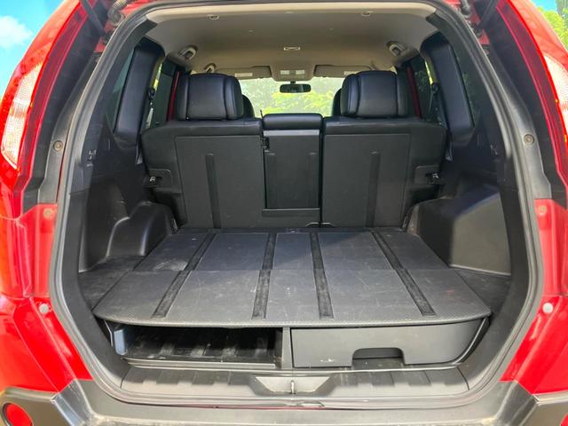 エクストレイル ２０Ｘｔｔ　禁煙車　純正ナビ　４ＷＤ　バックカメラ　クルーズコントロール　ルーフレール　スマートキー　オートライト　オートエアコン　リラックスヘッドレスト　横滑り防止装置　　寒冷地仕様　純正１８インチアルミ（30枚目）