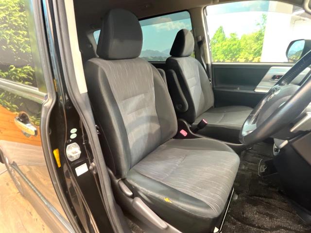 ヴォクシー ZS 煌 両側電動スライドドア フリップダウンモニター パドルシフト ナビ バックカメラ ドラレコ ETC スマートキー オートライト 8人乗り オートエアコン(8枚目)