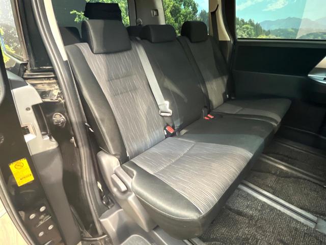 ヴォクシー ZS 煌 両側電動スライドドア フリップダウンモニター パドルシフト ナビ バックカメラ ドラレコ ETC スマートキー オートライト 8人乗り オートエアコン(9枚目)