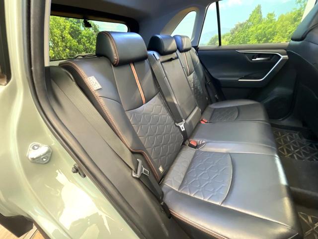 ＲＡＶ４ アドベンチャー　４ＷＤ　サイド・バックカメラ　衝突被害軽減システム　レーダークルーズ　禁煙車　パワーシート　ドラレコ　スマートキー　ＬＥＤヘッド　ビルトインＥＴＣ　純正１９インチアルミ　オートハイビーム（9枚目）