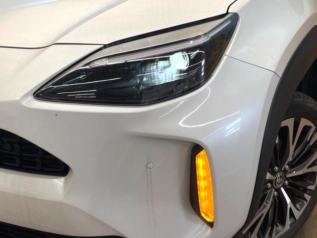 ヤリスクロス ハイブリッドＺ　バックカメラ　衝突被害軽減システム　レーダークルーズ　パワーシート　コーナーセンサー　スマートキー　ＬＥＤヘッド　ＥＴＣ　純正１８インチアルミ　オートハイビーム　車線逸脱警報　オートライト（11枚目）