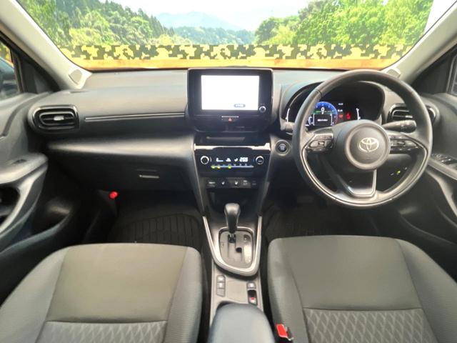 ヤリスクロス Ｇ　バックカメラ　衝突被害軽減システム　レーダークルーズ　ドラレコ　コーナーセンサー　スマートキー　ＬＥＤヘッド　ＥＴＣ２．０　純正１６インチアルミ　オートハイビーム　車線逸脱警報　オートライト（2枚目）