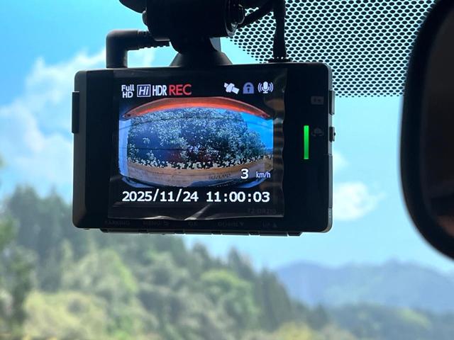 ヤリスクロス Ｇ　バックカメラ　衝突被害軽減システム　レーダークルーズ　ドラレコ　コーナーセンサー　スマートキー　ＬＥＤヘッド　ＥＴＣ２．０　純正１６インチアルミ　オートハイビーム　車線逸脱警報　オートライト（7枚目）