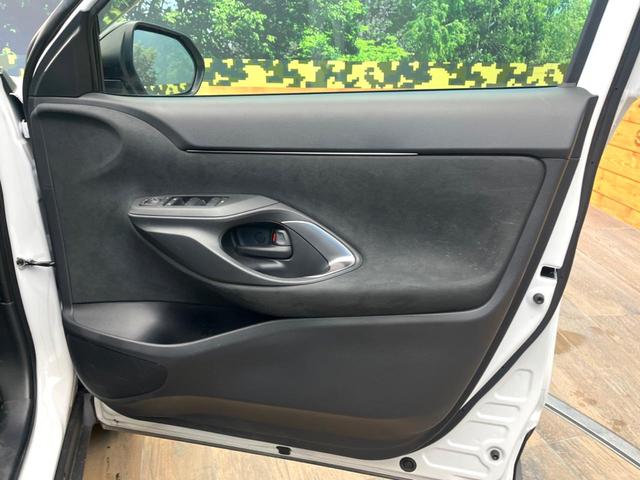 ヤリスクロス Ｇ　バックカメラ　衝突被害軽減システム　レーダークルーズ　ドラレコ　コーナーセンサー　スマートキー　ＬＥＤヘッド　ＥＴＣ２．０　純正１６インチアルミ　オートハイビーム　車線逸脱警報　オートライト（28枚目）