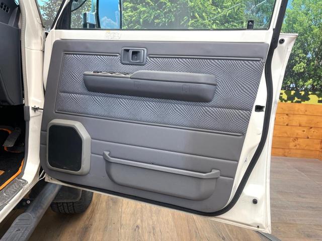 ランドクルーザー70 バン MT車 4WD ナビゲーション バックカメラ 純正16インチアルミ ドラレコ ETC(49枚目)