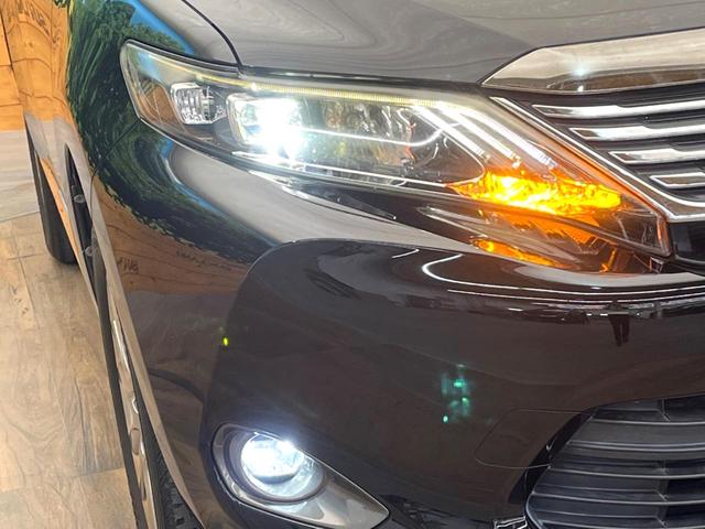 ハリアー プレミアム　純正ナビ　バックカメラ　衝突被害軽減システム　電動リアゲート　レザーシート　パワーシート　ＬＥＤヘッド　ビルトインＥＴＣ　クルコン　純正１８インチアルミ　オートハイビーム　車線逸脱警報（12枚目）