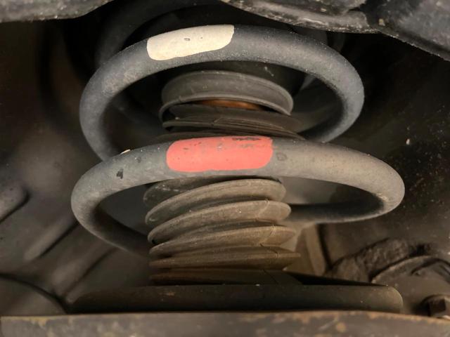 ハリアー プレミアム　純正ナビ　バックカメラ　衝突被害軽減システム　電動リアゲート　レザーシート　パワーシート　ＬＥＤヘッド　ビルトインＥＴＣ　クルコン　純正１８インチアルミ　オートハイビーム　車線逸脱警報（20枚目）