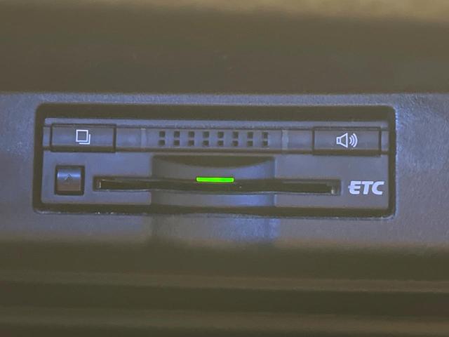 ハリアー プレミアム　純正ナビ　バックカメラ　衝突被害軽減システム　電動リアゲート　レザーシート　パワーシート　ＬＥＤヘッド　ビルトインＥＴＣ　クルコン　純正１８インチアルミ　オートハイビーム　車線逸脱警報（34枚目）