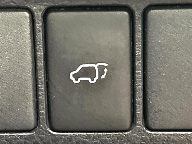 ハリアー プレミアム　純正ナビ　バックカメラ　衝突被害軽減システム　電動リアゲート　レザーシート　パワーシート　ＬＥＤヘッド　ビルトインＥＴＣ　クルコン　純正１８インチアルミ　オートハイビーム　車線逸脱警報（38枚目）