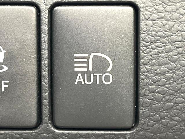 ハリアー プレミアム　純正ナビ　バックカメラ　衝突被害軽減システム　電動リアゲート　レザーシート　パワーシート　ＬＥＤヘッド　ビルトインＥＴＣ　クルコン　純正１８インチアルミ　オートハイビーム　車線逸脱警報（40枚目）