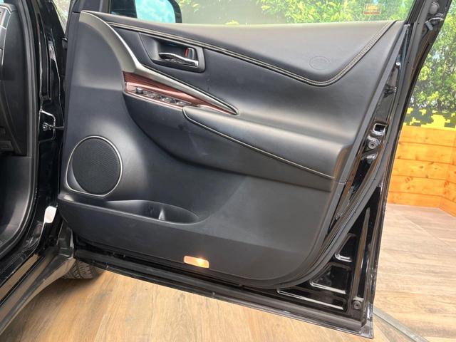 ハリアー プレミアム　純正ナビ　バックカメラ　衝突被害軽減システム　電動リアゲート　レザーシート　パワーシート　ＬＥＤヘッド　ビルトインＥＴＣ　クルコン　純正１８インチアルミ　オートハイビーム　車線逸脱警報（50枚目）