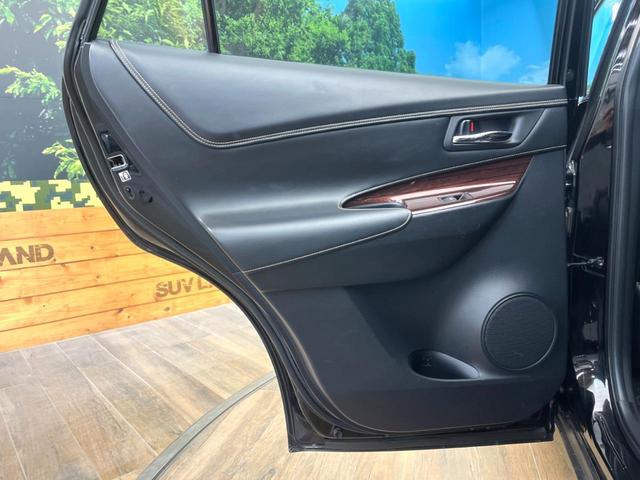 ハリアー プレミアム　純正ナビ　バックカメラ　衝突被害軽減システム　電動リアゲート　レザーシート　パワーシート　ＬＥＤヘッド　ビルトインＥＴＣ　クルコン　純正１８インチアルミ　オートハイビーム　車線逸脱警報（51枚目）