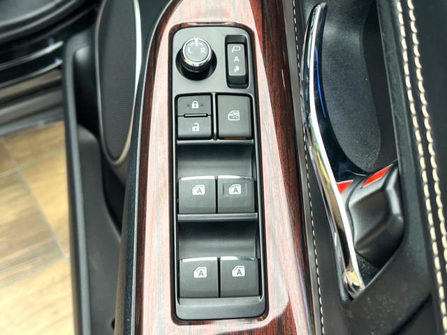 ハリアー プレミアム　純正ナビ　バックカメラ　衝突被害軽減システム　電動リアゲート　レザーシート　パワーシート　ＬＥＤヘッド　ビルトインＥＴＣ　クルコン　純正１８インチアルミ　オートハイビーム　車線逸脱警報（58枚目）