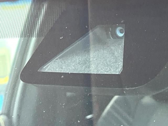 ハリアー プレミアム　メタル　アンド　レザーパッケージ　９インチナビ　サンルーフ　バックカメラ　プリクラッシュセーフティ　レーダークルーズ　黒革シート　パワーバックドア　シーケンシャルターン　シートヒーター　シートベンチェーション　純正１８インチアルミ（6枚目）