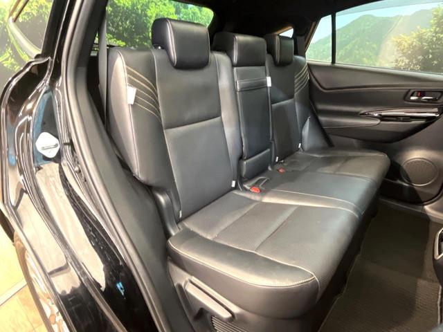 ハリアー プレミアム　メタル　アンド　レザーパッケージ　９インチナビ　サンルーフ　バックカメラ　プリクラッシュセーフティ　レーダークルーズ　黒革シート　パワーバックドア　シーケンシャルターン　シートヒーター　シートベンチェーション　純正１８インチアルミ（9枚目）