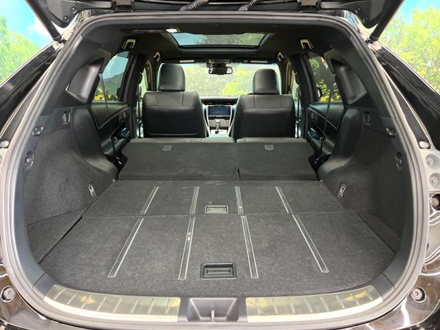 ハリアー プレミアム　メタル　アンド　レザーパッケージ　９インチナビ　サンルーフ　バックカメラ　プリクラッシュセーフティ　レーダークルーズ　黒革シート　パワーバックドア　シーケンシャルターン　シートヒーター　シートベンチェーション　純正１８インチアルミ（10枚目）