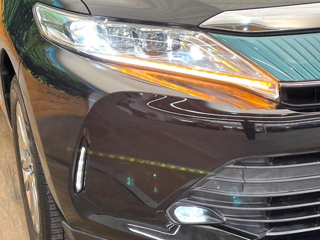 ハリアー プレミアム　メタル　アンド　レザーパッケージ　９インチナビ　サンルーフ　バックカメラ　プリクラッシュセーフティ　レーダークルーズ　黒革シート　パワーバックドア　シーケンシャルターン　シートヒーター　シートベンチェーション　純正１８インチアルミ（12枚目）