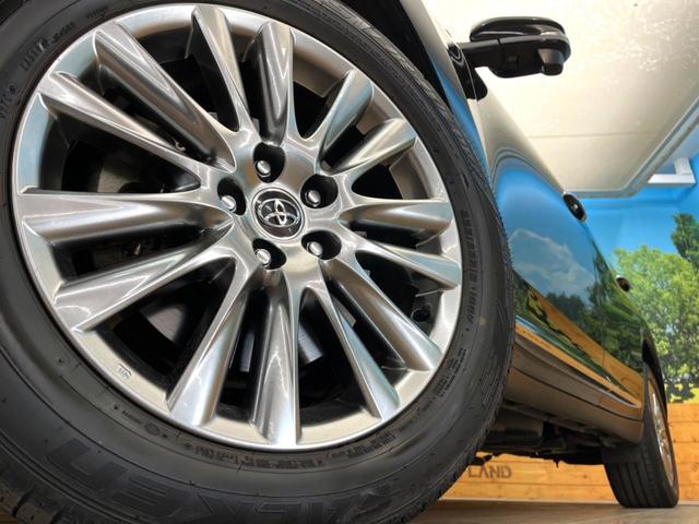 ハリアー プレミアム　メタル　アンド　レザーパッケージ　９インチナビ　サンルーフ　バックカメラ　プリクラッシュセーフティ　レーダークルーズ　黒革シート　パワーバックドア　シーケンシャルターン　シートヒーター　シートベンチェーション　純正１８インチアルミ（13枚目）