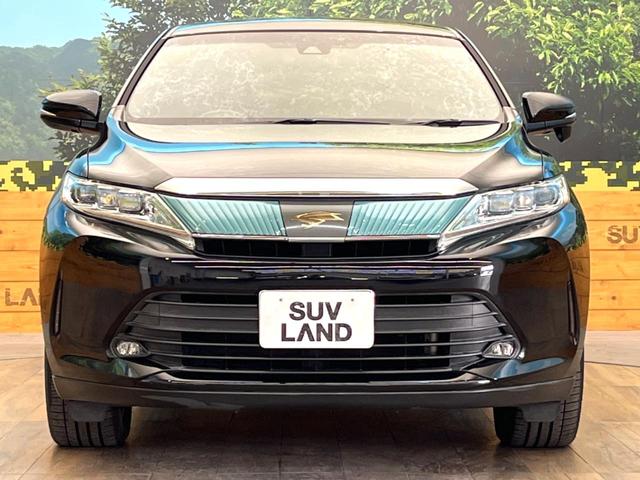 ハリアー プレミアム　メタル　アンド　レザーパッケージ　９インチナビ　サンルーフ　バックカメラ　プリクラッシュセーフティ　レーダークルーズ　黒革シート　パワーバックドア　シーケンシャルターン　シートヒーター　シートベンチェーション　純正１８インチアルミ（14枚目）